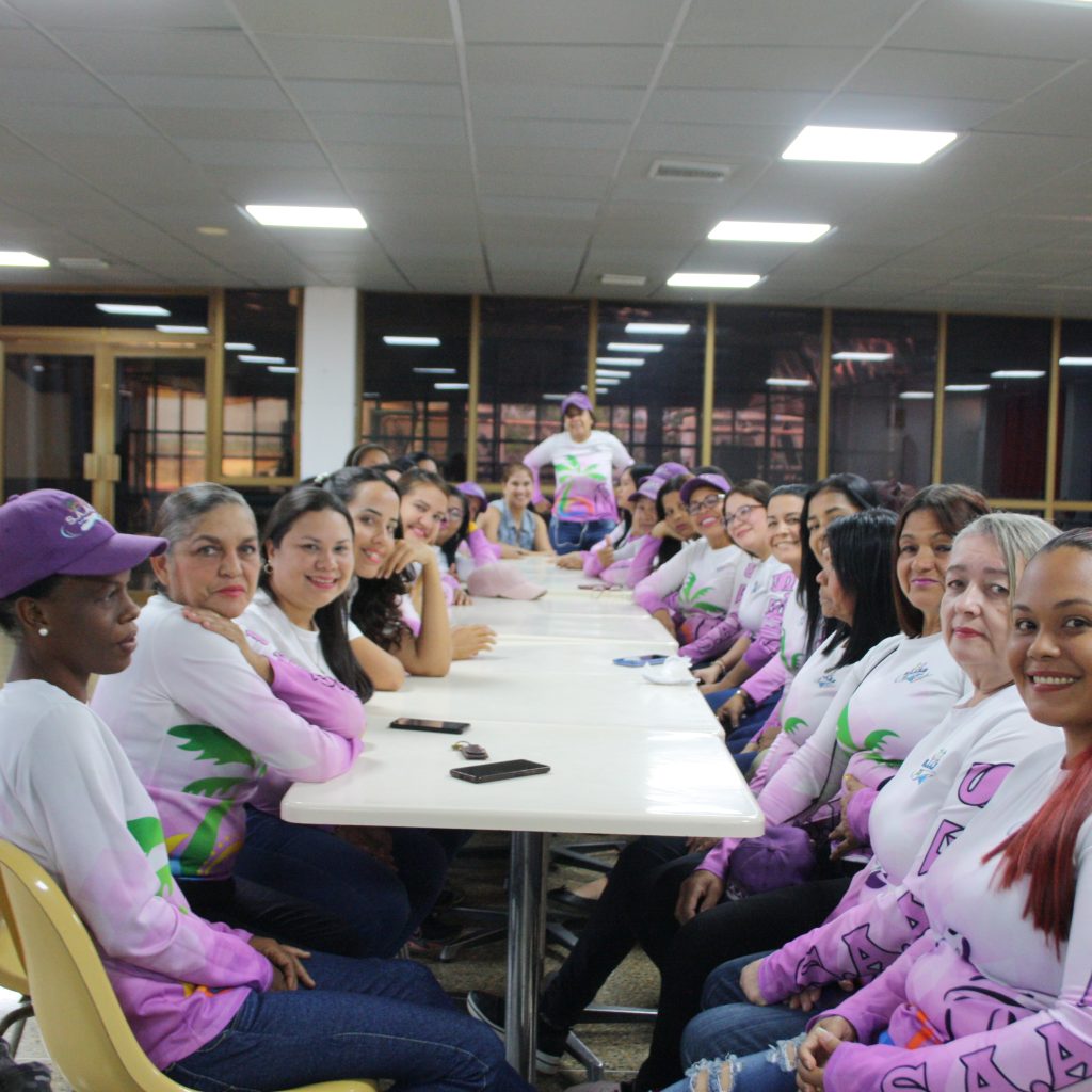 Con motivo del Día Internacional de la Mujer, se llevó a cabo un desayuno sorpresa por parte de los caballeros, para todas las mujeres del Aeropuerto Internacional Antonio José de Sucre, Cumaná.