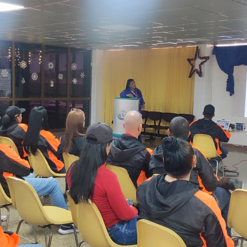 En el marco de las actividades de capacitación y sensibilización, el Servicio Autónomo de Aeropuertos del estado Sucre (SAAES) organizó el conversatorio titulado "FUNDAVENE: Una esperanza de vida SPOTC" (Sistema de Procura de Órganos, Tejidos y Células), dirigido al personal del Aeropuerto "G/M Antonio José de Sucre"