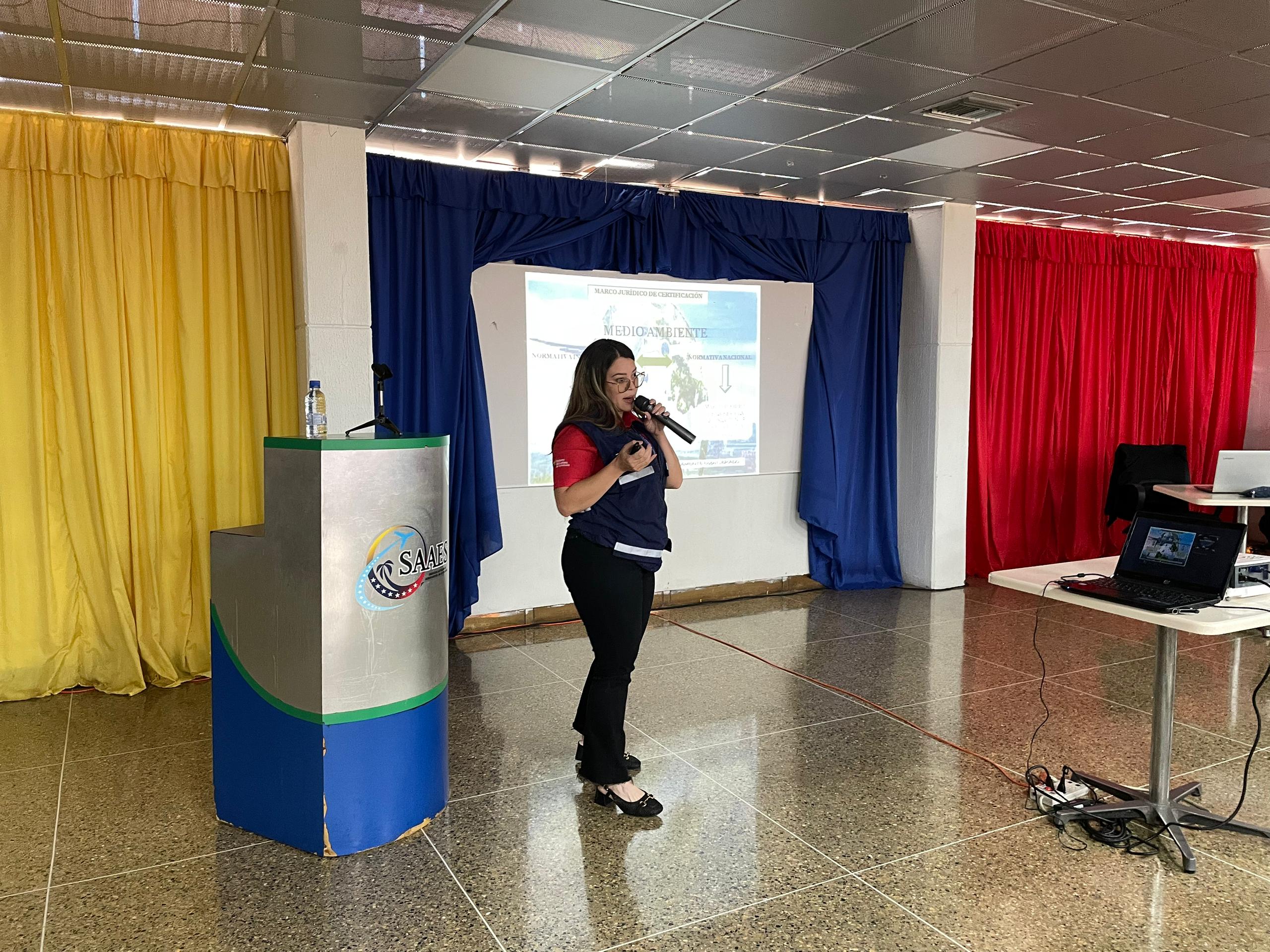 Segundo día del Seminario de Certificación del Aeropuerto de Cumaná: Fortaleciendo la seguridad operacional y la gestión aeroportuaria